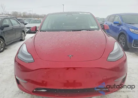 2025 Tesla Model Y z USA, uszkodzony, nr VIN 7SAYGDEE6SF296093
